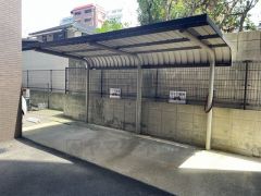 バイク置き場完備。