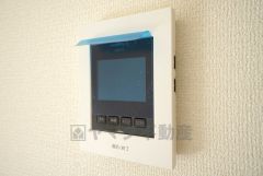 防犯性もばっちり、TVモニター付きインターホン完備。大きなモニターで玄関先を確認できます。