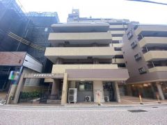 周辺環境充実の3LDKのマンションです。