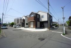 開放感のある角地物件です。