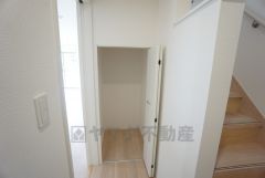 1階の収納です。階段下の