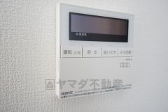キッチン横からお湯張り、追い炊き、足し湯がボタン一つで楽々操作できる給湯機リモコンです＾＾