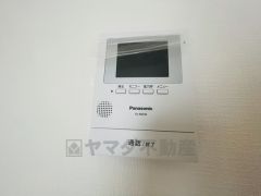 防犯性もばっちり、TVモニター付きインターホン完備。大きなモニターで玄関先を確認できます。
