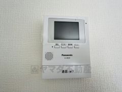防犯性もばっちり、TVモニター付きインターホン完備。大きなモニターで玄関先を確認できます。
