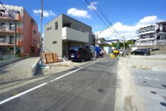 南側約5ｍの公道に面しています。