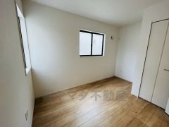 どの洋室も質の良いフローリングで、お好みの家具やラグとも相性が良さそうです。 住む人のこだわりを活かす洋室＾＾