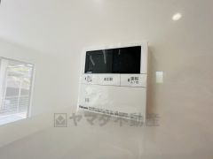 キッチン横からお湯張り、追い炊き、足し湯がボタン一つで楽々操作できる給湯機リモコンです＾＾