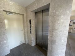 エレベーター完備。