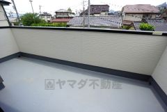 陽当たりの良いバルコニーです。お洗濯やお布団干しはもちろん、日光浴スペースにも。
