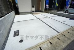 カースペースは並列で2台分確保。