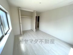 バルコニーに面した7.5帖の洋室にはクローゼット付き。