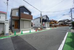 前面道路幅は約8ｍと広々＾＾