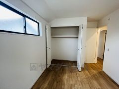 全居室の窓に、ペアガラスを採用＾＾断熱性・保温性にすぐれ、省エネ効果があります＾＾冬には結露を防止します。