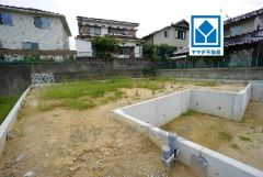 旗竿地は、花壇のあるアプローチを作ったり、玄関収納を充実させるなど玄関周りを機能的に演出することができますよ＾＾