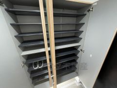 たっぷり収納できるシューズボックス付きなので、家族全員の靴がきれいに整頓できます。