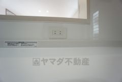 ブレンダーやハンドミキサーなどキッチンでは何かと調理家電が活躍。使いやすい場所にコンセントを設けているので、気軽にお料理できますね＾＾