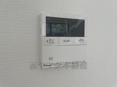キッチン横からお湯張り、追い炊き、足し湯がボタン一つで楽々操作できる給湯機リモコンです＾＾