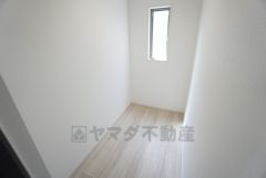 2階には居室から独立した納戸付き。