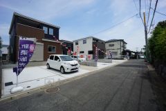 住人以外の車の進入も少なく、小さなお子様を持つご家庭にも安心です。