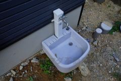 お車の洗車や外壁のお掃除などあると便利な外水栓。