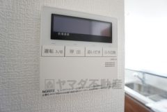 キッチン横からお湯張り、追い炊き、足し湯がボタン一つで楽々操作できる給湯機リモコンです＾＾