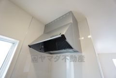 ファンやフィルターが見えにくいレンジフード。パッと視界に入っても細部までは見えに