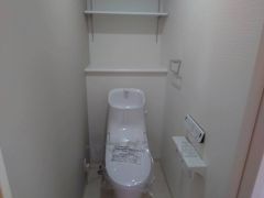 ウォシュレット付トイレです。