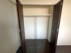 6帖の洋室にはクローゼット付き。