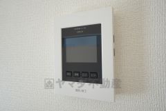 防犯性もばっちり、TVモニター付きインターホン完備。大きなモニターで玄関先を確認できます。